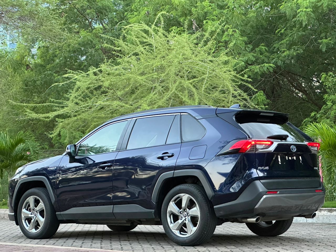TOYOTA RAV4 thumbnail 11